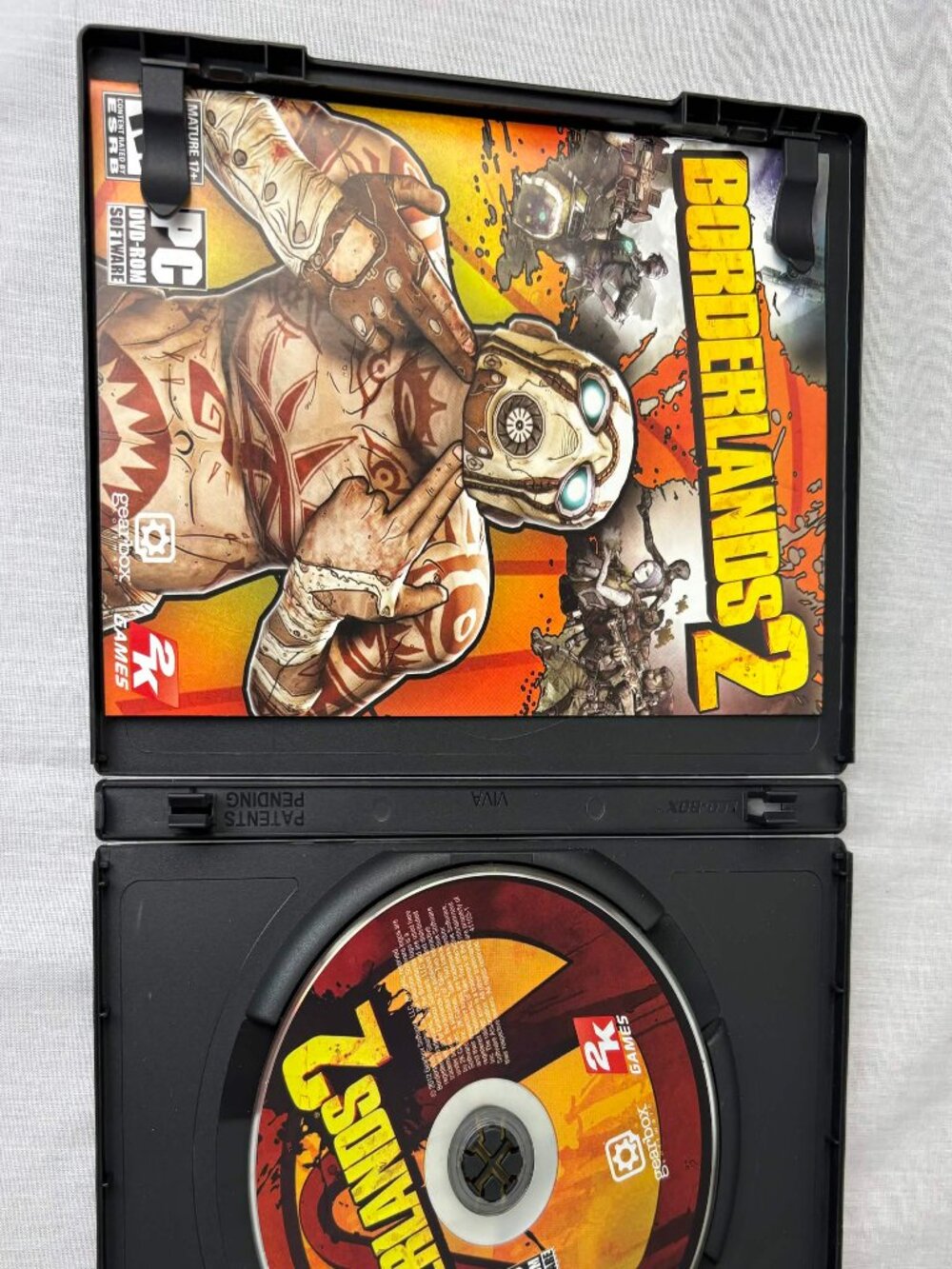 Borderlands 2 PC DVD-ROM Vintage Game W/ Manual - Picture 2 of 6